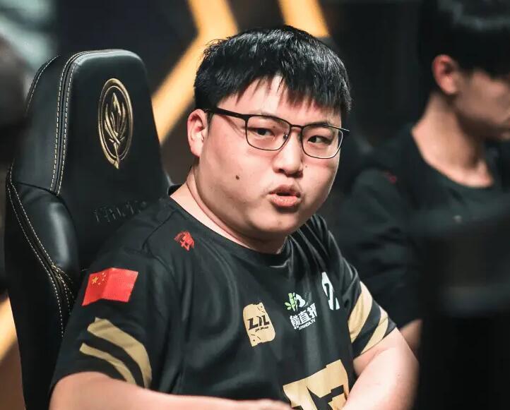 u8首页-Uzi在勇士比赛中夺冠，重返赛场引发热议！比赛高潮迭起的简单介绍